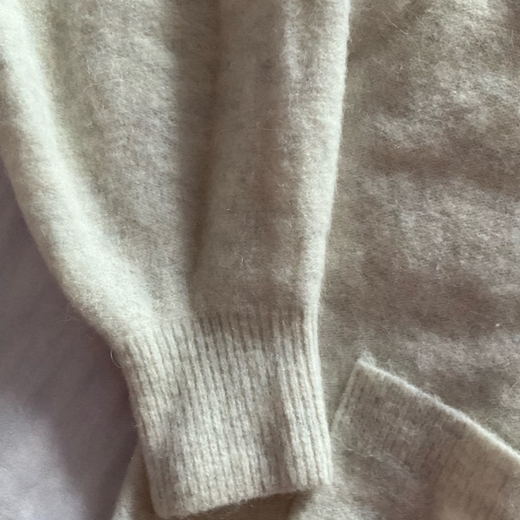 Banana Republic Heather Gray B/F Cardigan. Small. - Picture 10 of 10